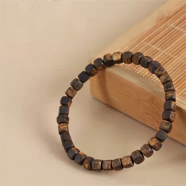 Hainan agarwood bracelet, Hainan agarwood square bead bracelet 7mm,, natural agarwood square beads, hand-polished agarwood bracelet