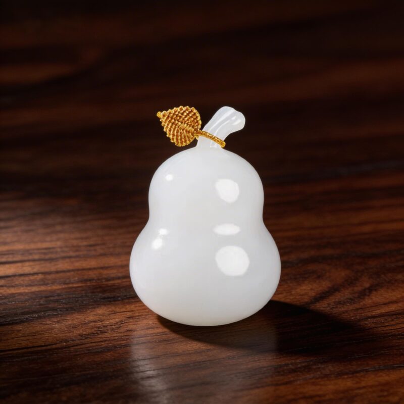 white jade gourd object